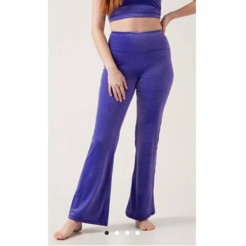 BNWT Athleta Elation Bluish/Purple Velvet Flare Pant! XS